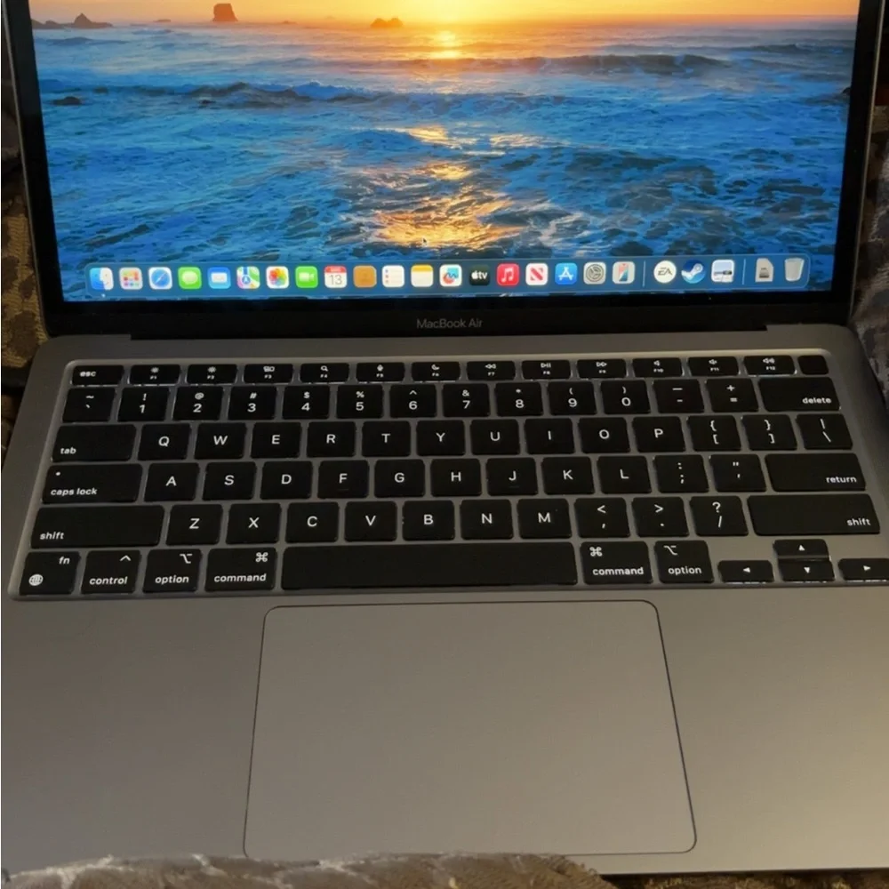 Apple Macbook Air M1 chip (2020)